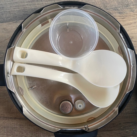 Mini Instant Pot - Picture 6 of 6